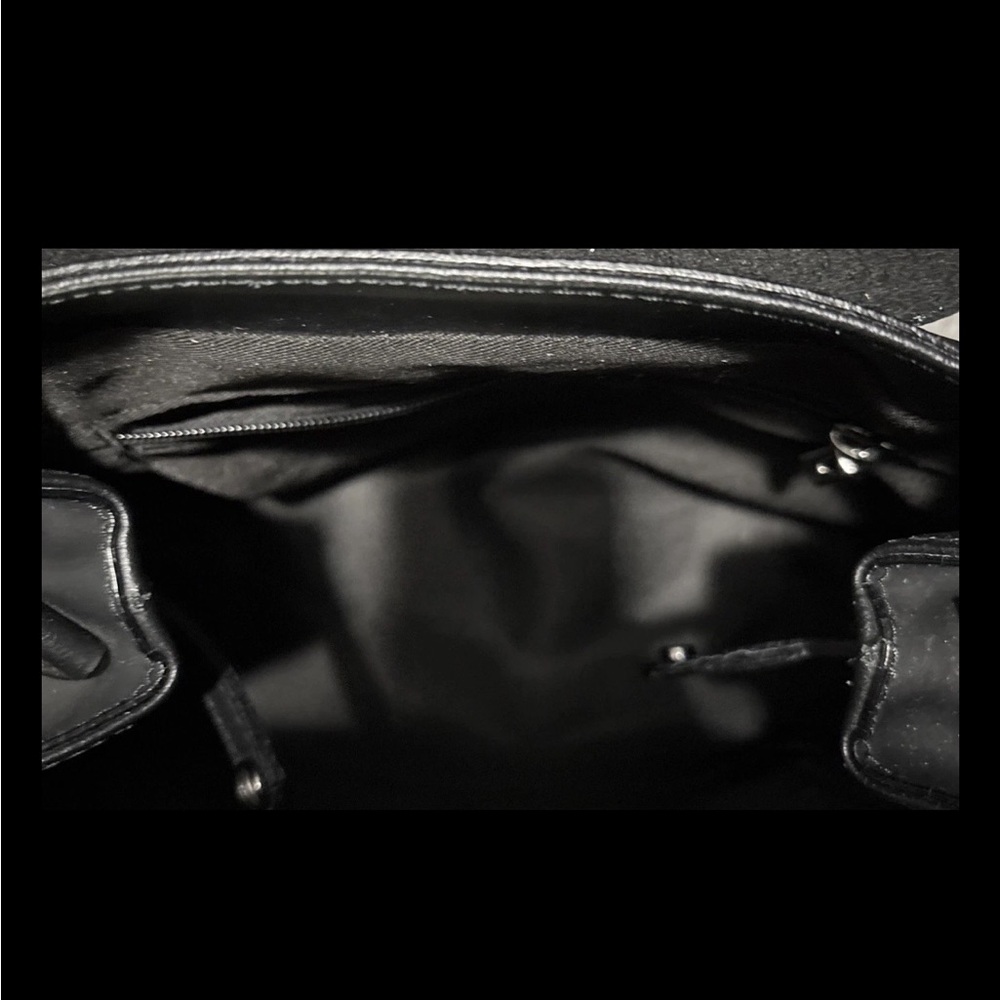 Luana Ferracuti Italian, Elegant Black Leather Handbag and Backpack - Picture 8 of 11